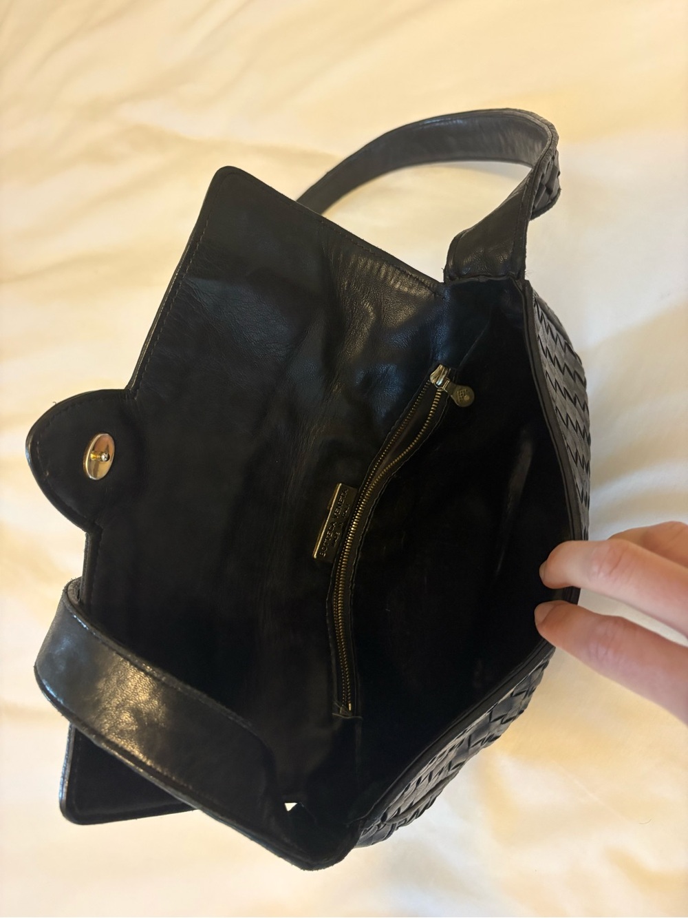 Bottega Veneta vintage Woven Leather Crossbody Bag in Black - Picture 5 of 7